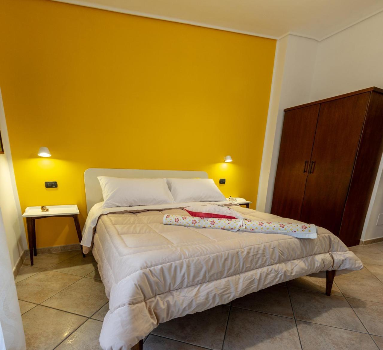 Ohana Bed And Breakfast Castellammare di Stabia Exterior photo